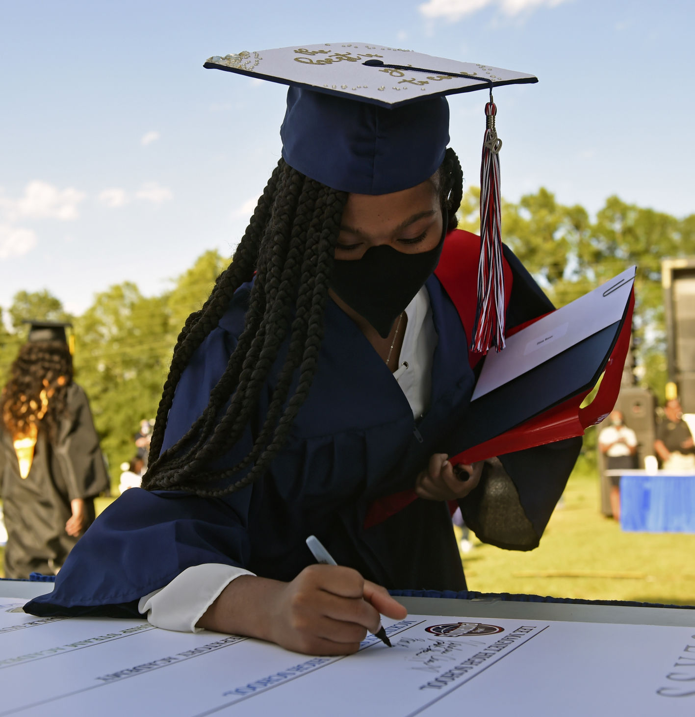 BR.ogerongrads.052020 HS 715.JPG